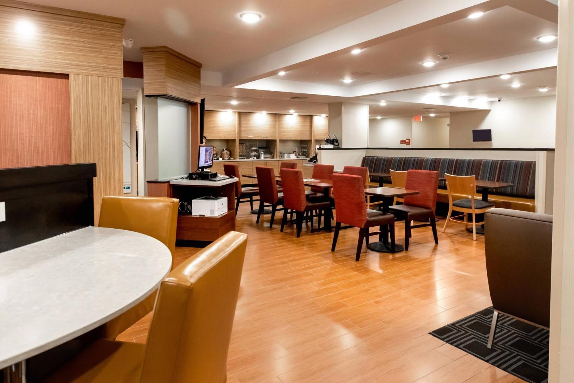 Towneplace Suites By Marriott Louisville Airport Exteriör bild