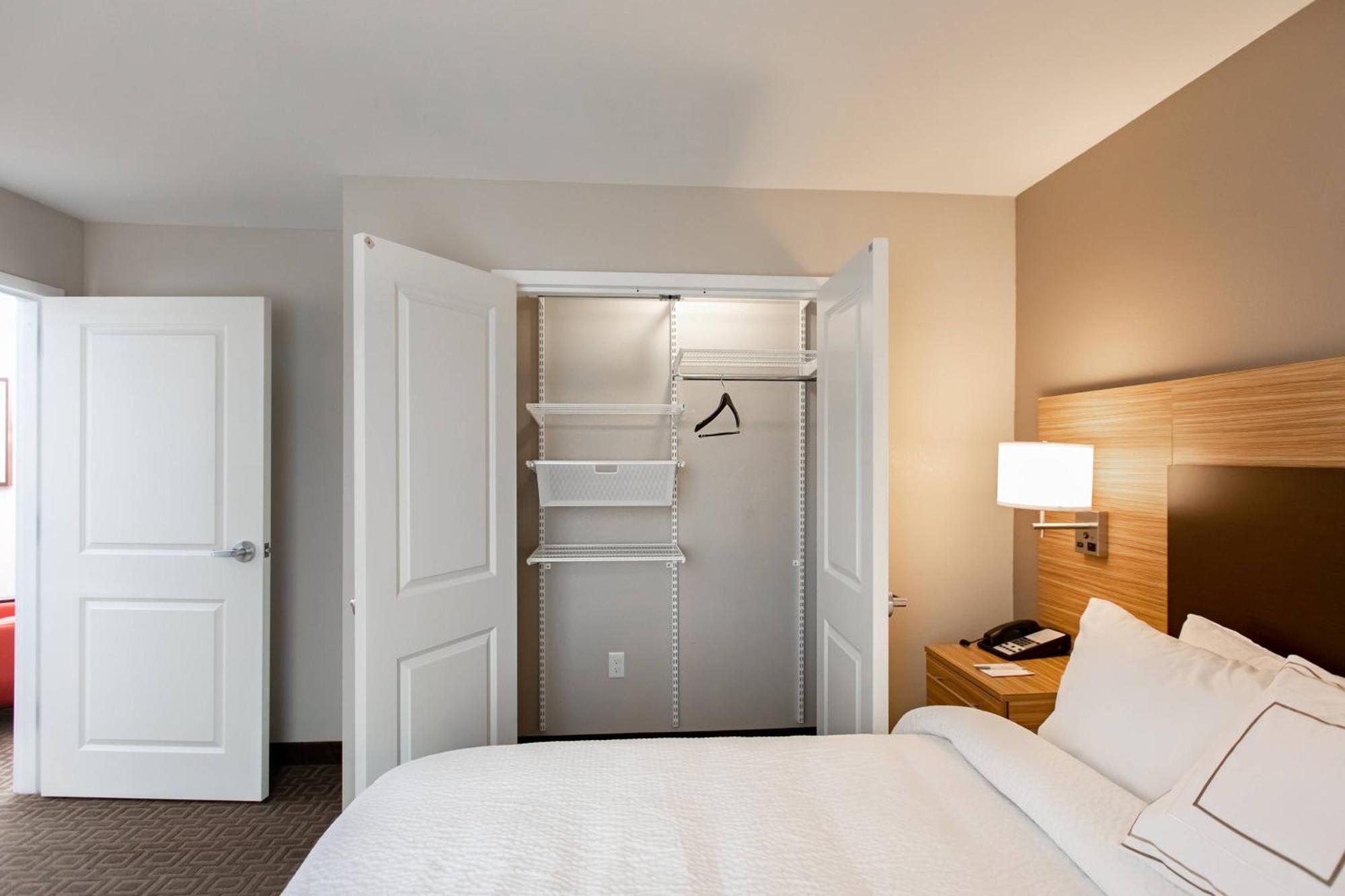 Towneplace Suites By Marriott Louisville Airport Exteriör bild