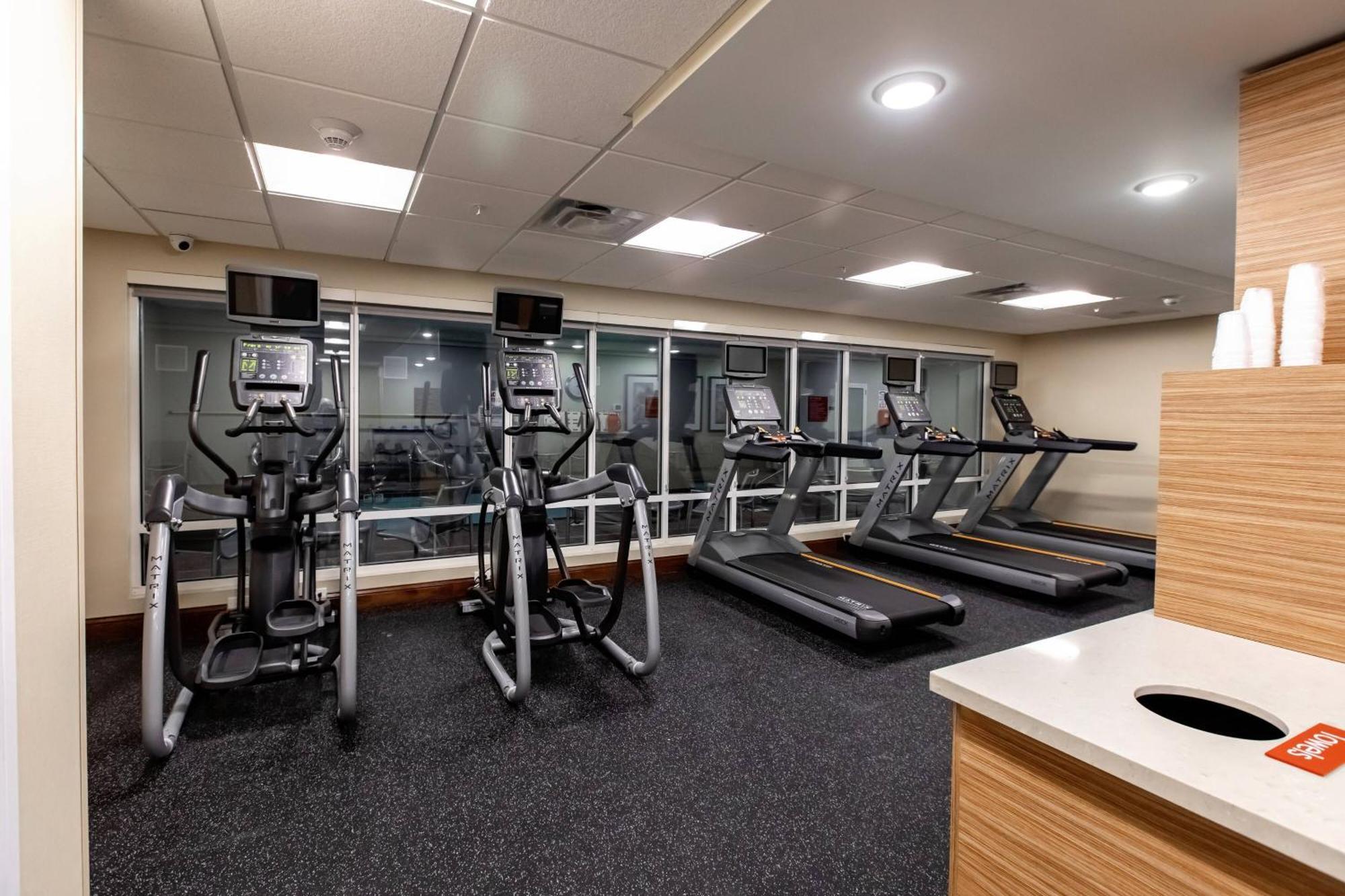 Towneplace Suites By Marriott Louisville Airport Exteriör bild